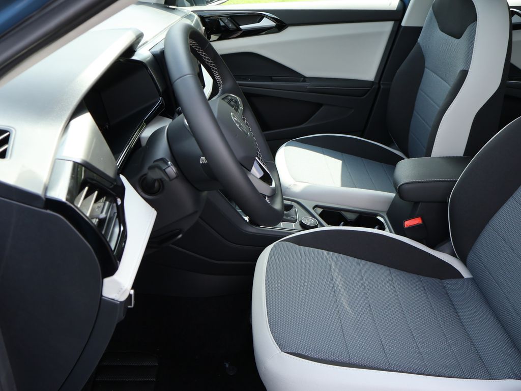 2025 Volkswagen Taos S photo 43