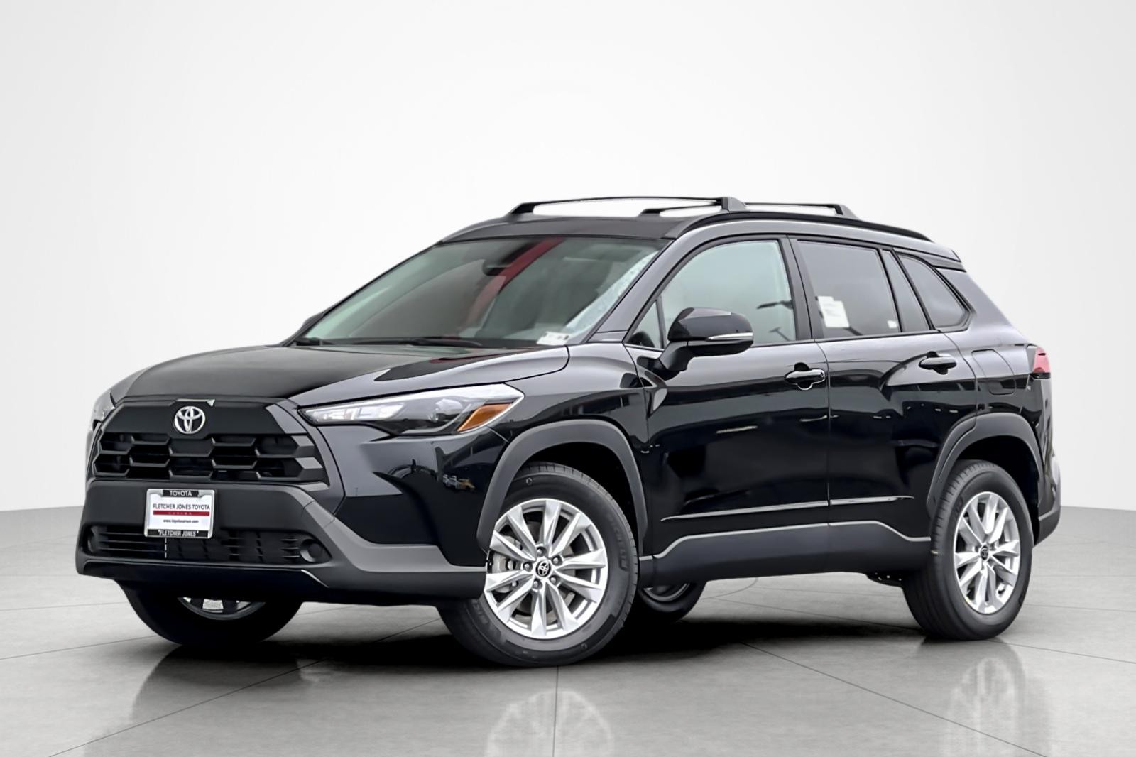 2026 Toyota Corolla Cross LE's photo