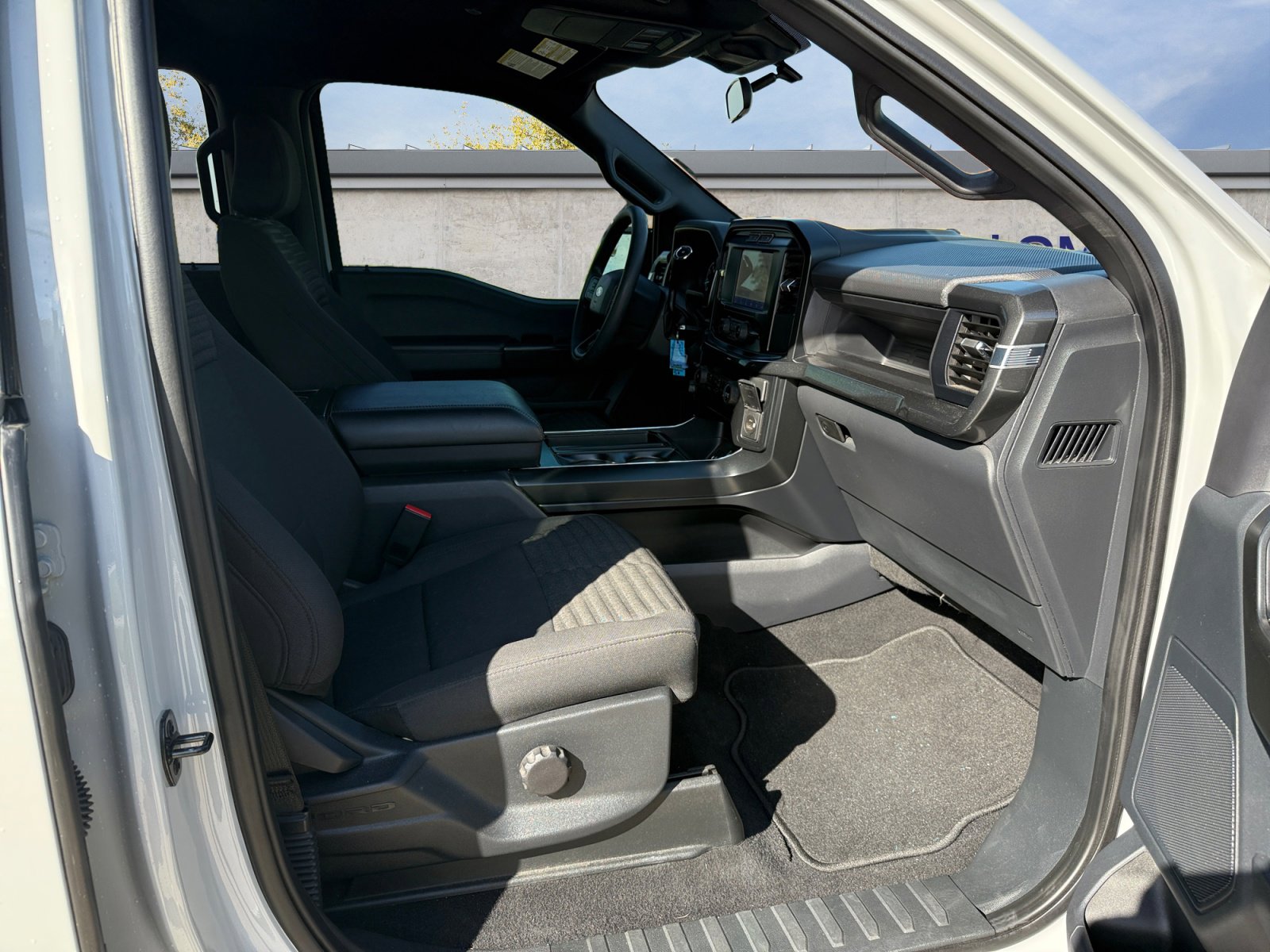 2023 Ford F-150 XL photo 4