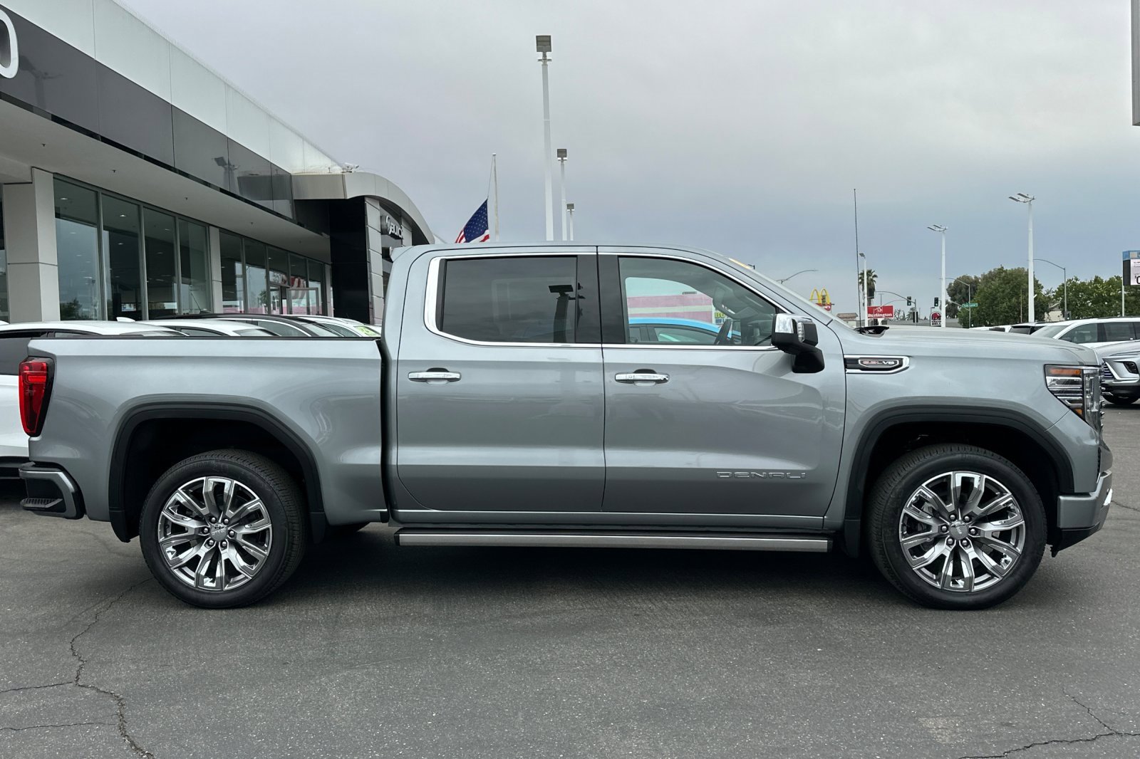 2025 Gmc Sierra 1500 Denali photo 4