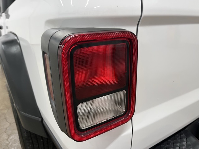 2024 Jeep Gladiator Sport photo 7