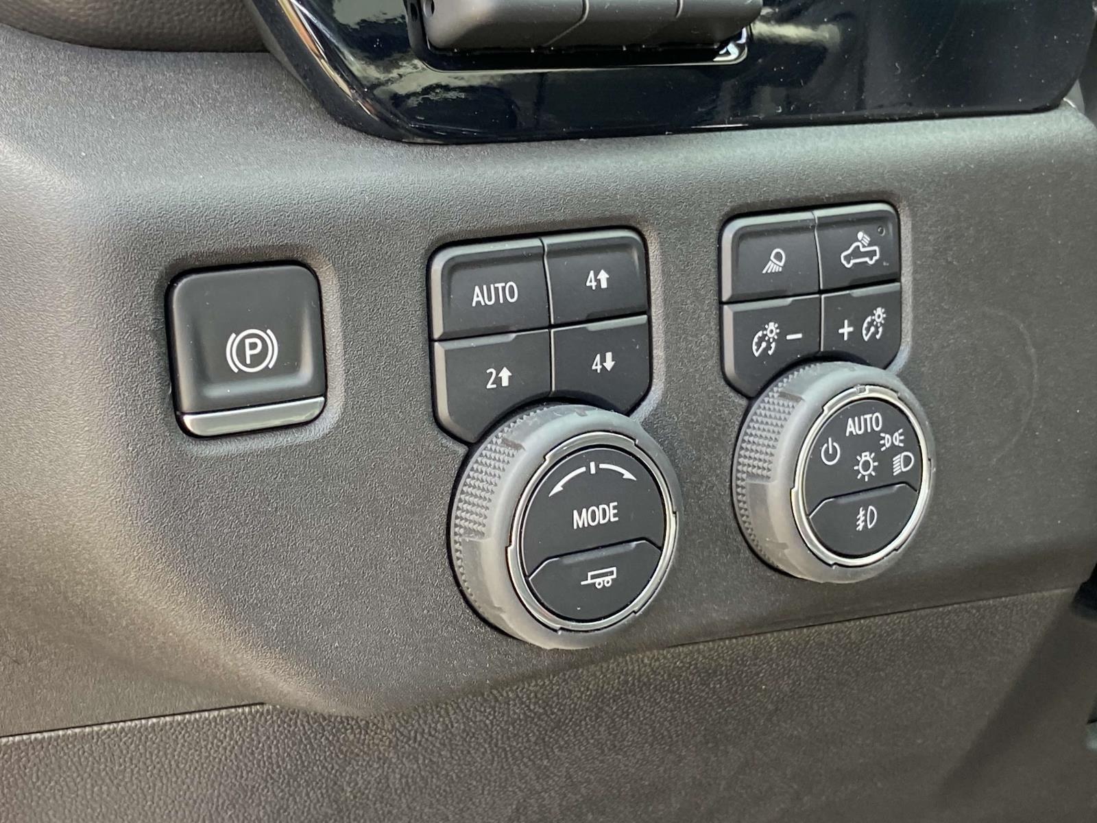 2025 Chevrolet Silverado 2500HD LTZ photo 17
