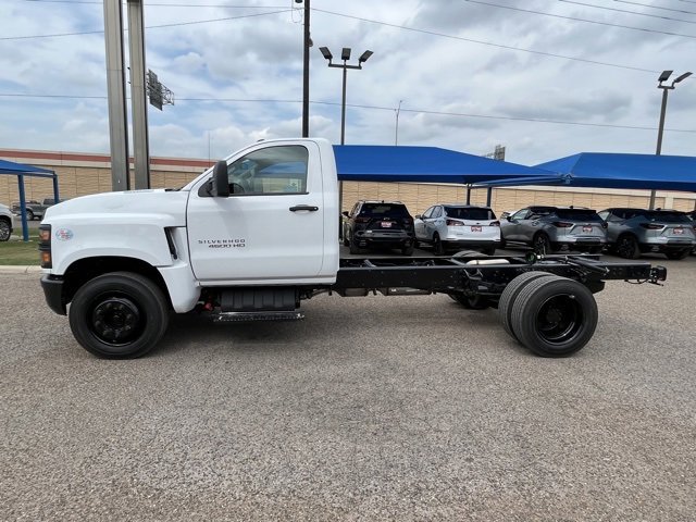 2024 Chevrolet Silverado 4500HD Work Truck photo 4