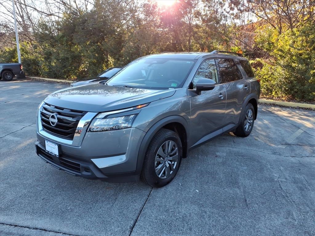 Image of Pre-Owned 2024 Nissan Pathfinder SV