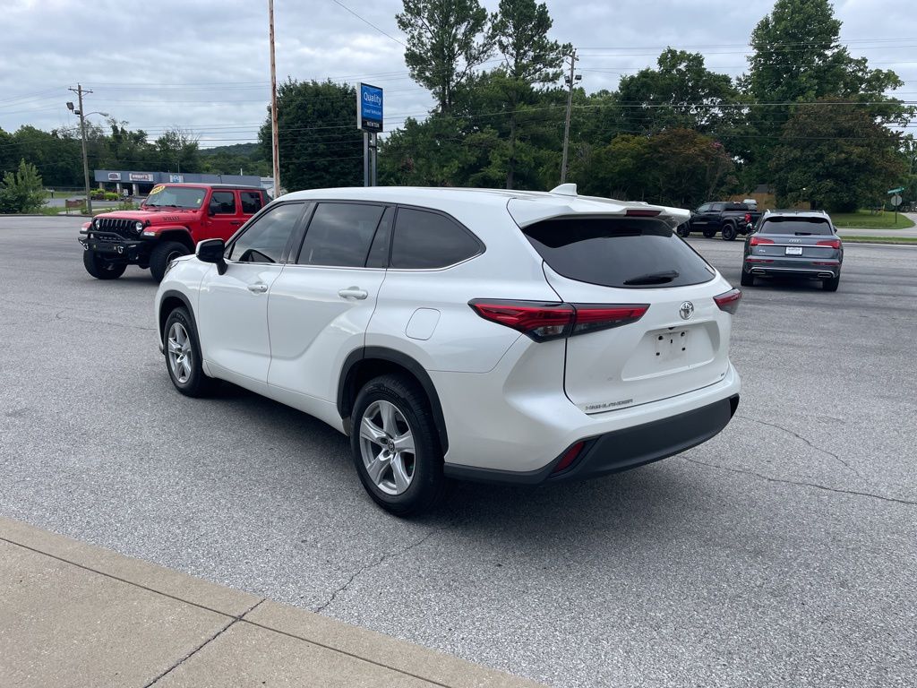 Used 2021 White Toyota LE image 6