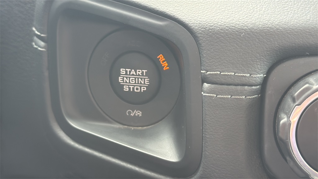 2024 Jeep Wrangler Sahara 4xe photo 28