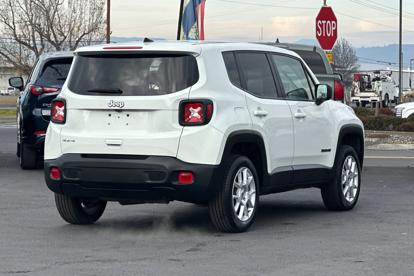 2023 Jeep Renegade Latitude photo 2