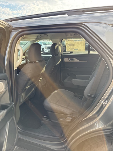 2025 Ford Explorer photo 40