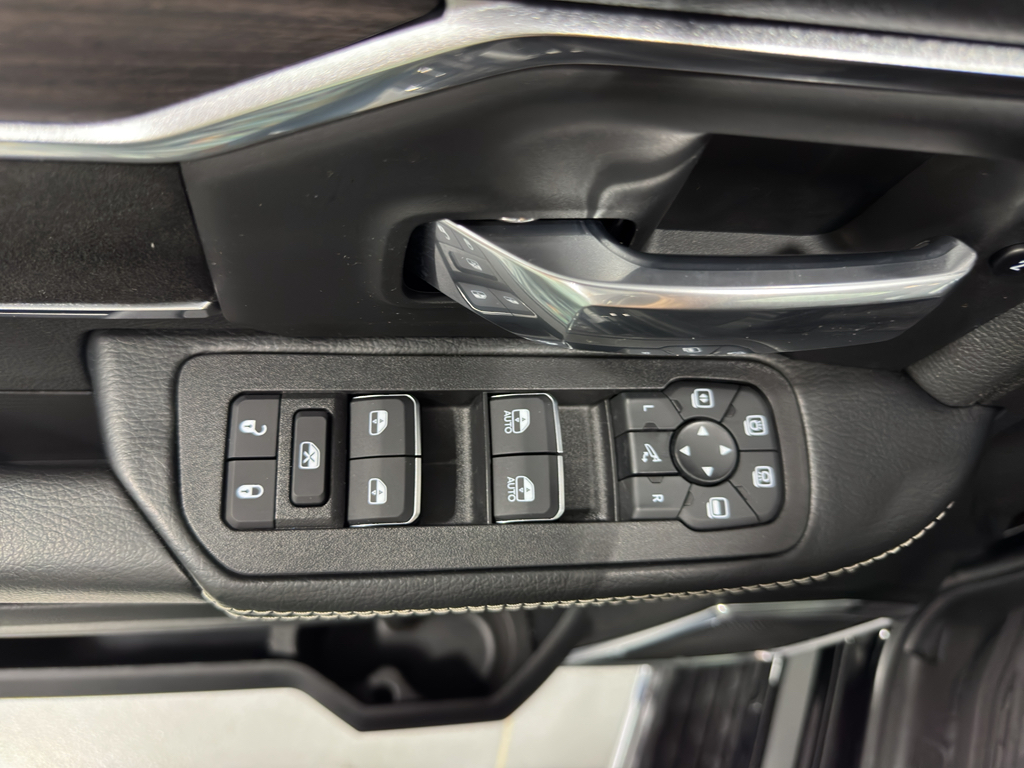 2025 Ram 2500 Laramie photo 21