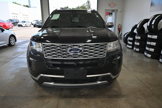 2019 Ford Explorer Platinum photo 2