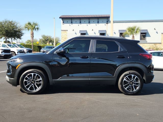 2024 Chevrolet Trailblazer LT photo 2