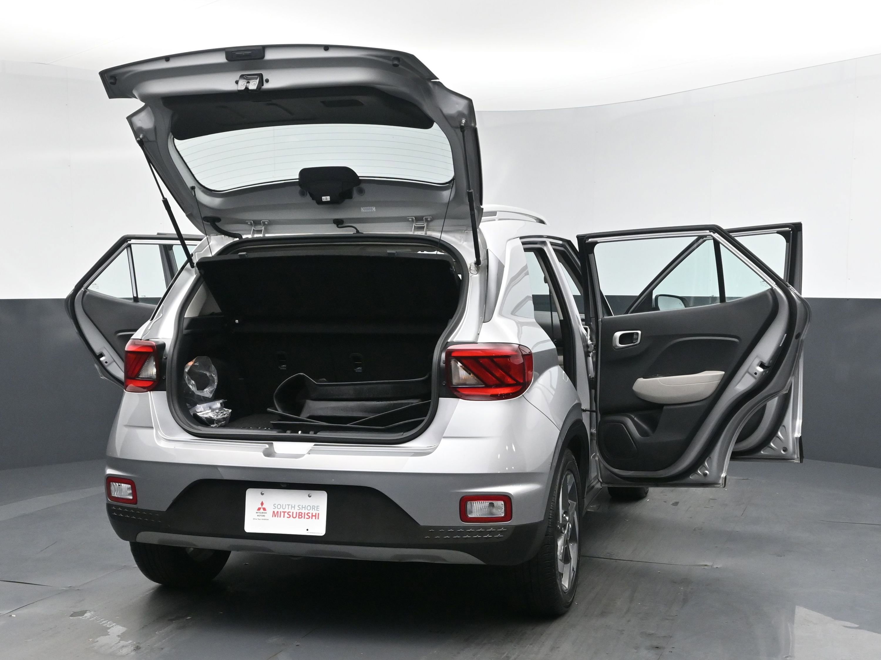 2023 Hyundai Venue SEL photo 28
