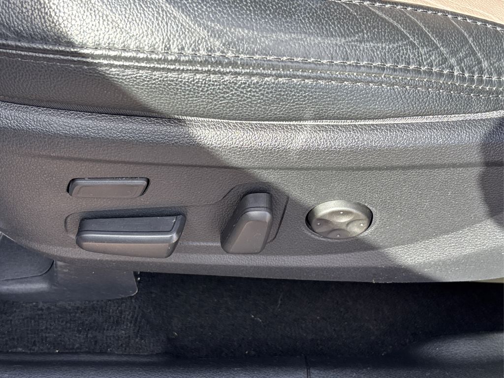 2020 Hyundai Santa Fe Limited photo 33