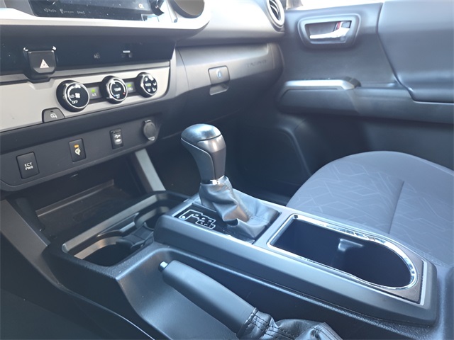 2016 Toyota Tacoma TRD Sport photo 22