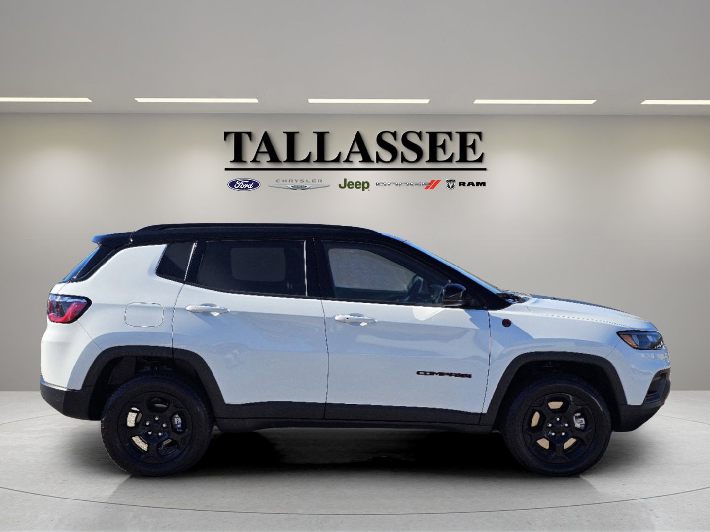 2024 Jeep Compass Trailhawk photo 6