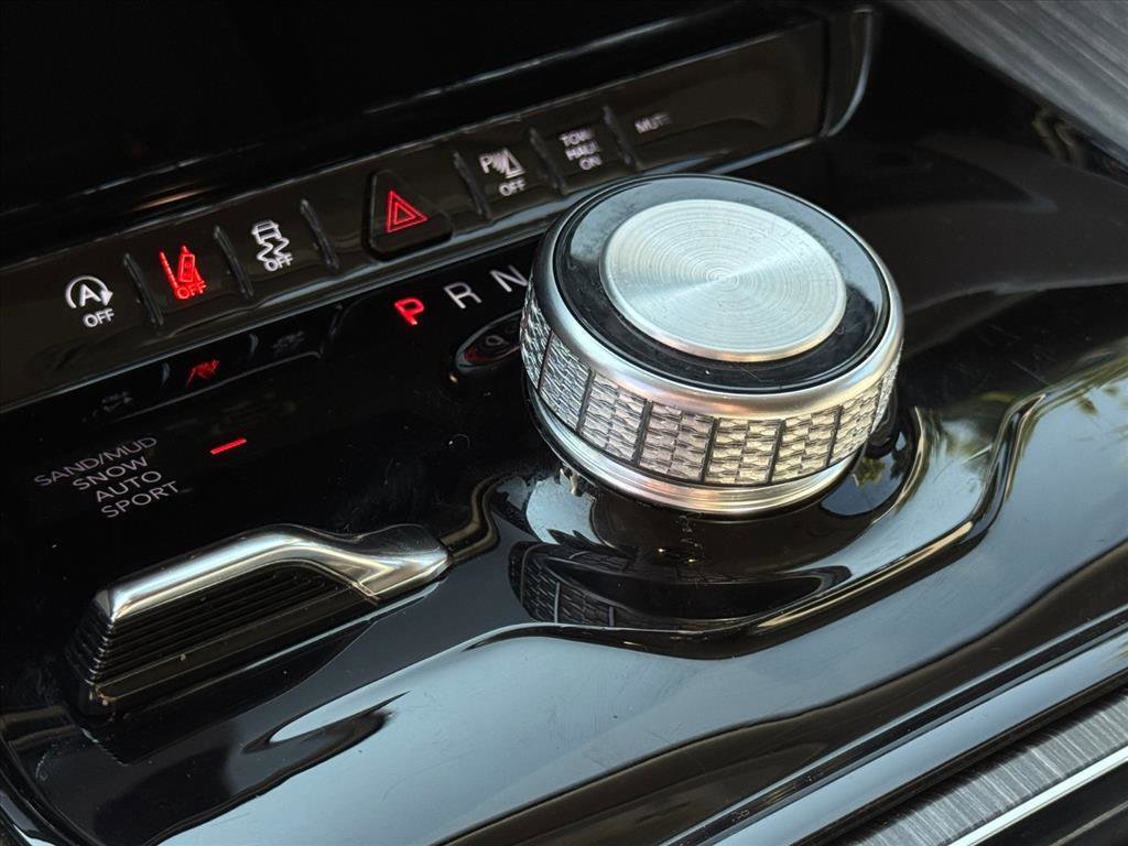 2024 Jeep Wagoneer L Series II photo 26