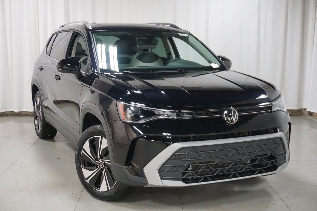 2025 Volkswagen Taos SE photo 6