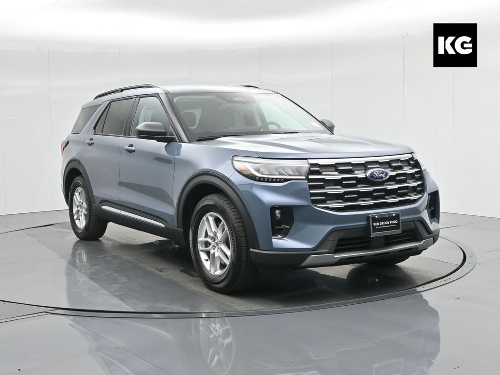 2025 Ford Explorer Active's photo