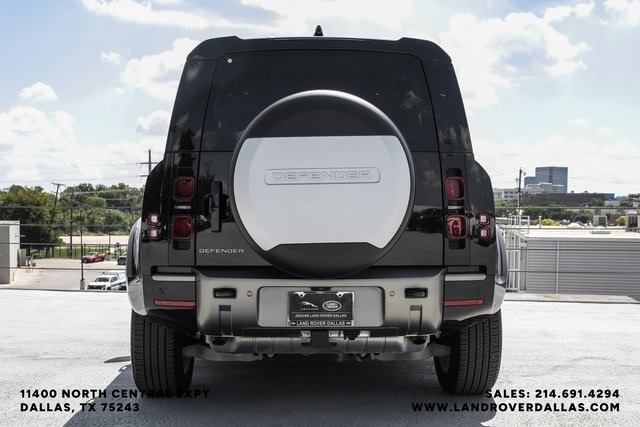 2025 Land Rover Defender 110 X-Dynamic SE photo 8