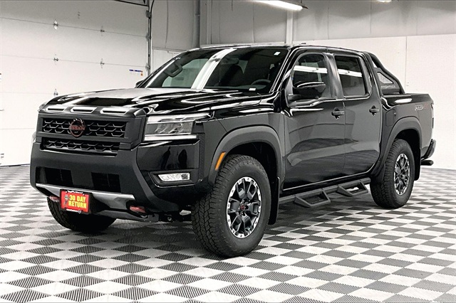 2025 Nissan Frontier PRO-4X photo 2