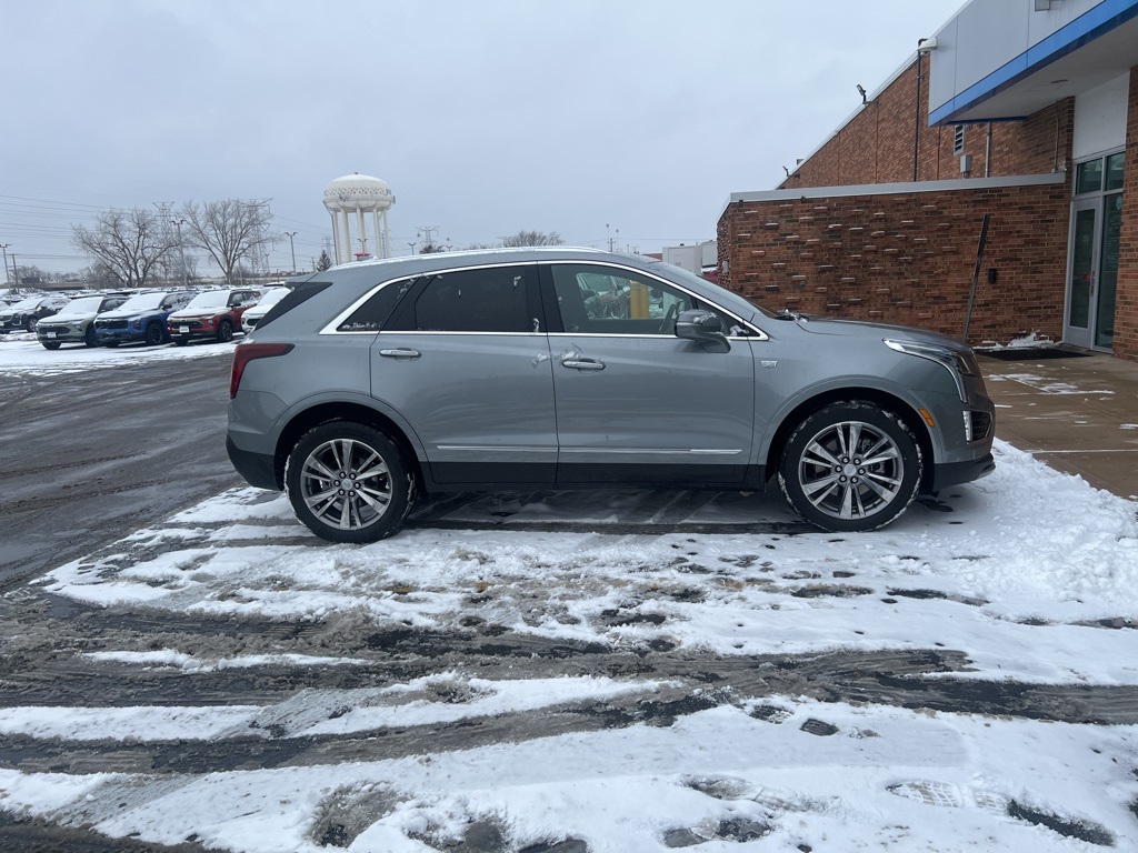 2025 CADILLAC XT5 - Image 1