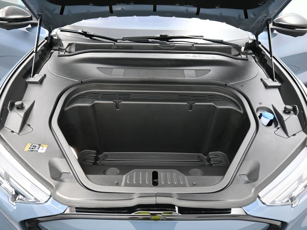 2024 Ford Mustang Mach-E Premium photo 31