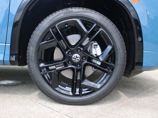 2025 Volkswagen Tiguan SE R-Line Black photo 2