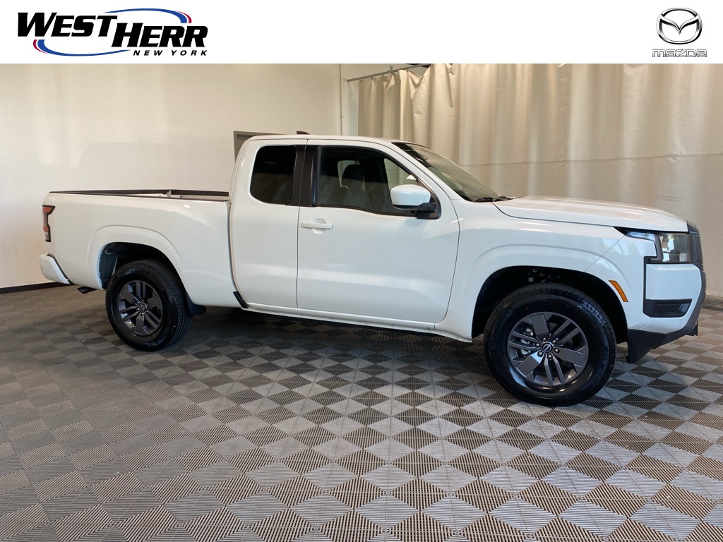 2025 Nissan Frontier SV photo 12