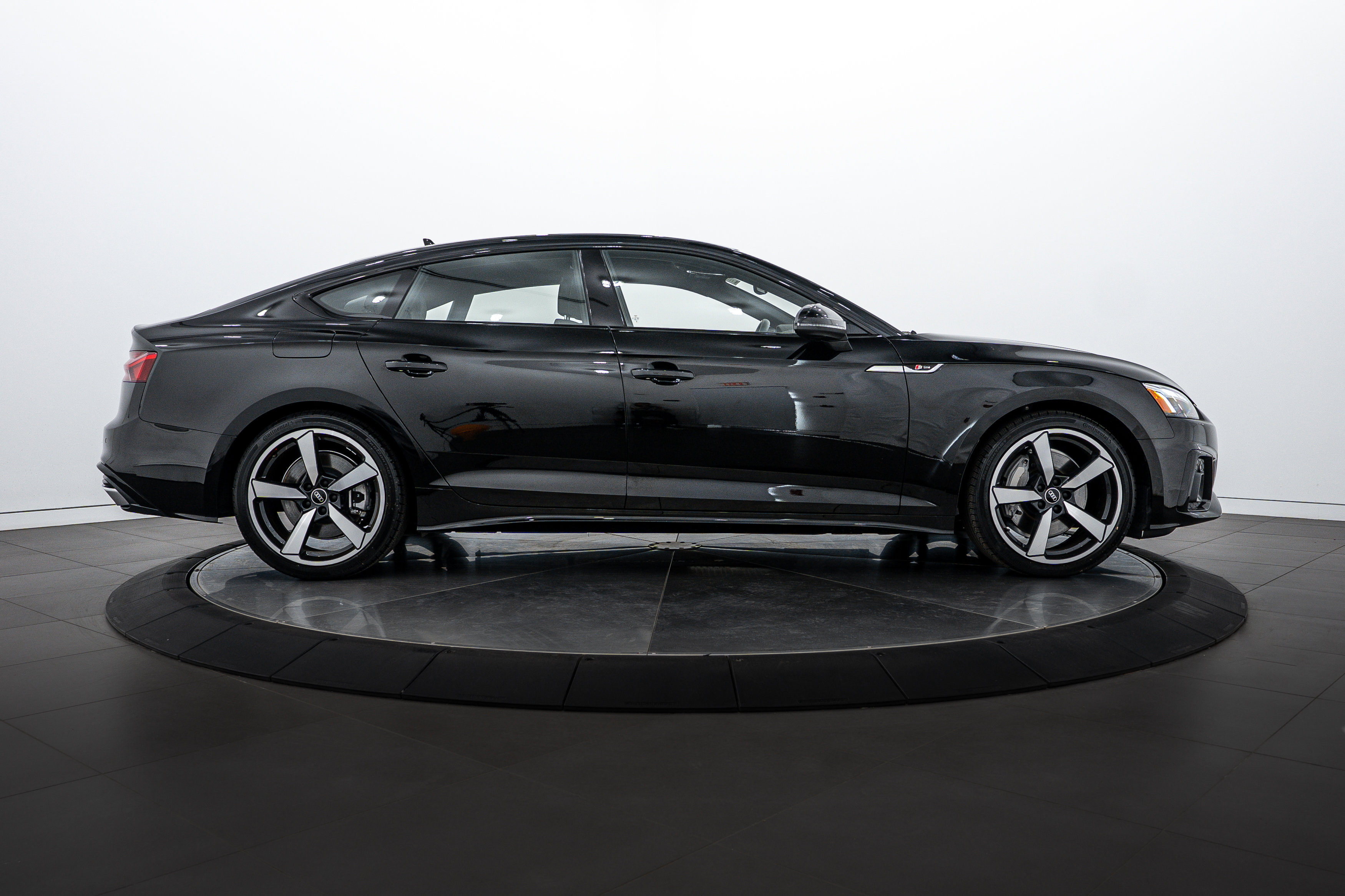 2025 Audi A5 S line Quattro Premium Plus photo 3