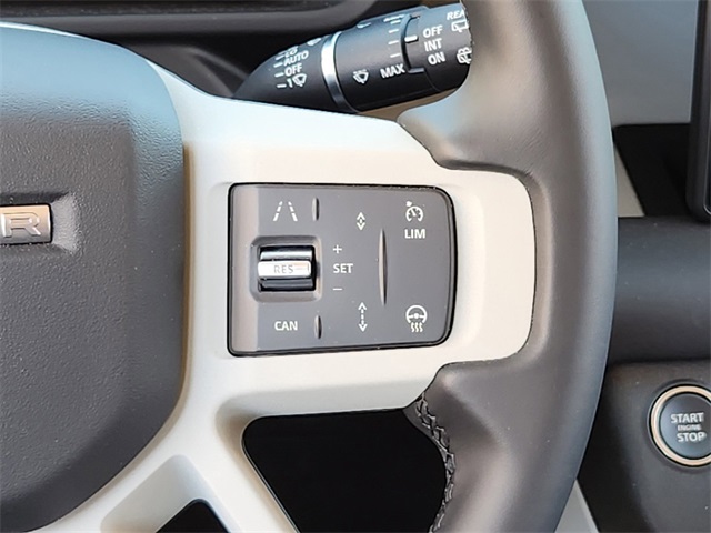 2024 Land Rover Defender 110 S photo 25