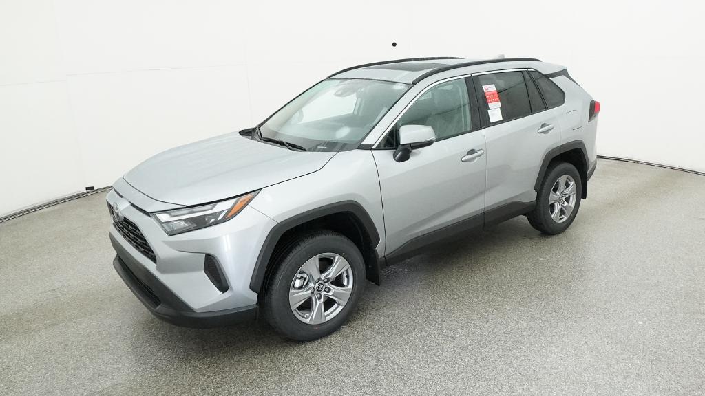 2025 Toyota RAV4 XLE's photo
