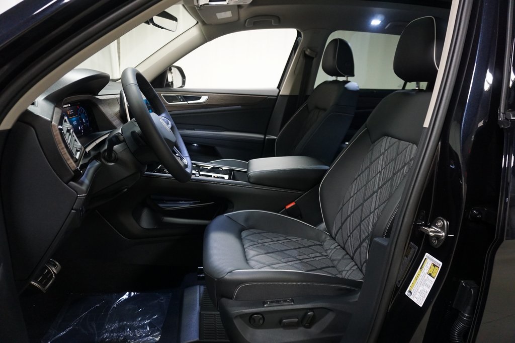 2026 Volkswagen Atlas SEL Premium R-Line photo 9