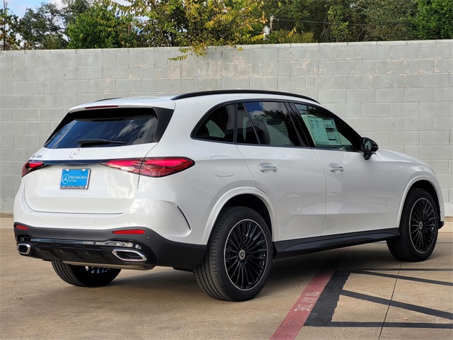 2026 Mercedes Benz GLC 300 photo 4