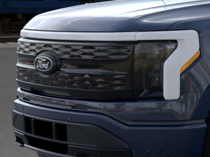2025 Ford F-150 Lightning Platinum photo 17