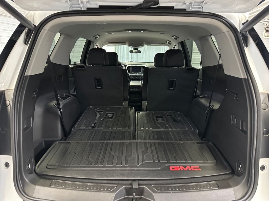 2023 Gmc Acadia SLE photo 22