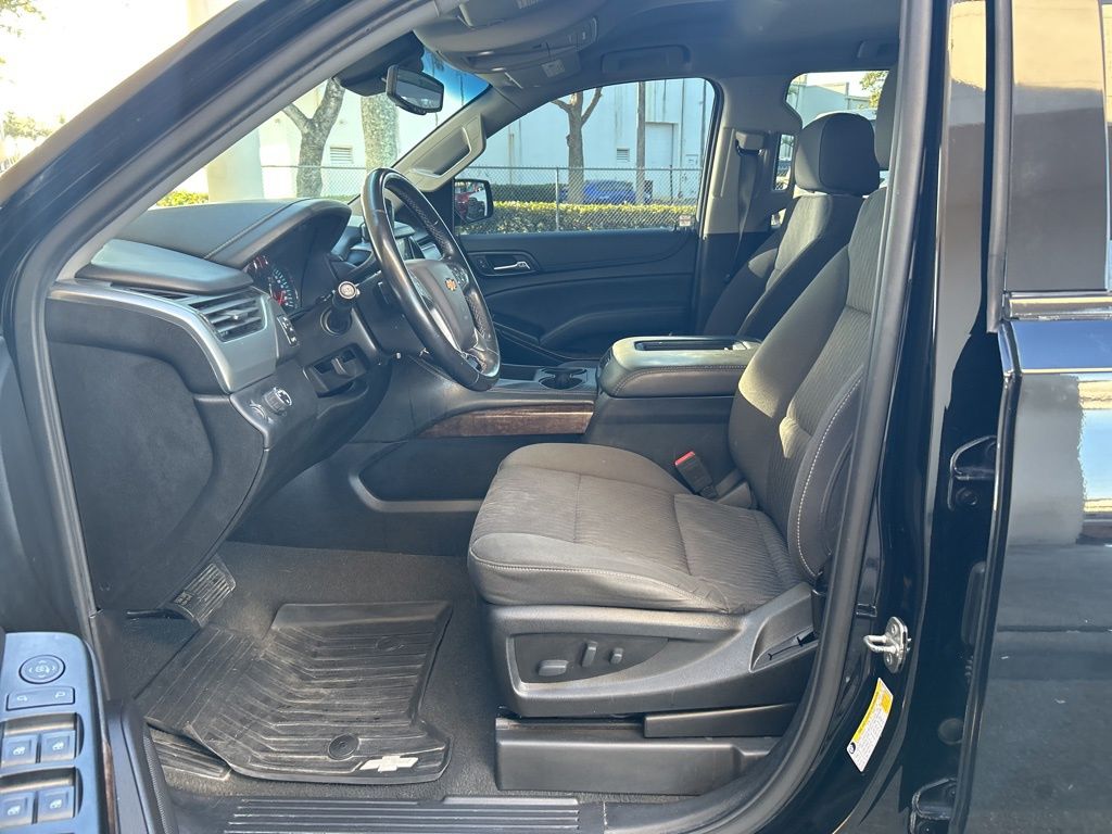 2019 Chevrolet Suburban LS photo 4