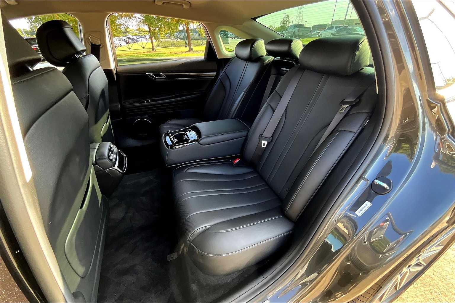 2025 Genesis G80 2.5T AWD photo 32