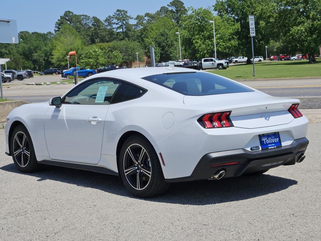 2025 Ford Mustang EcoBoost photo 4
