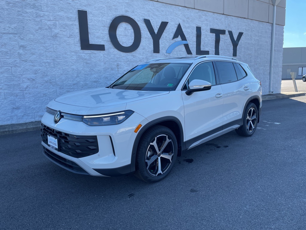 2025 Volkswagen Tiguan SE's photo