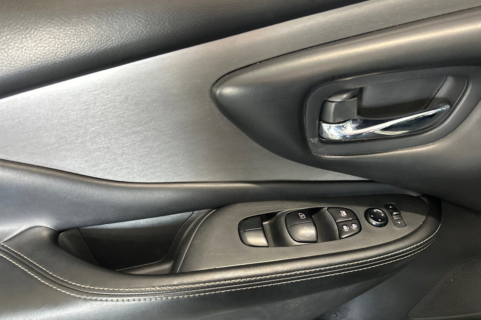 2021 Nissan Murano SV photo 10