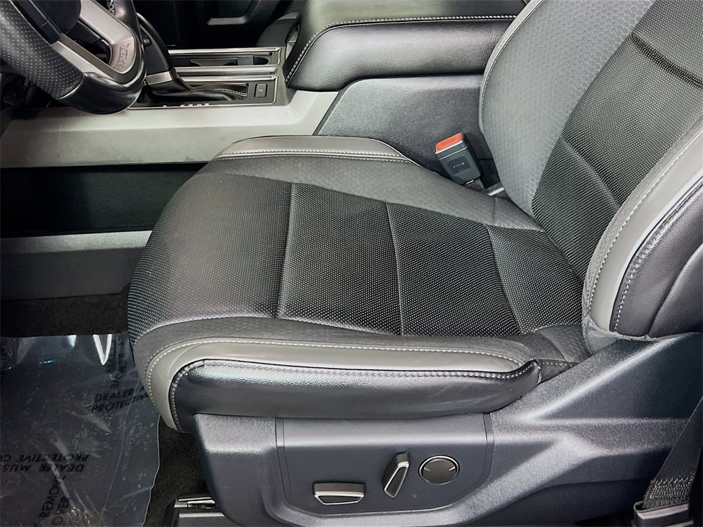 2020 Ford F-150 Raptor photo 22