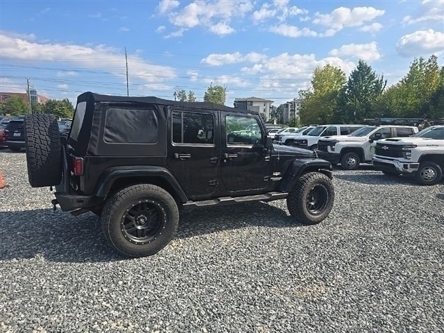 2015 Jeep Wrangler Unlimited Sahara photo 4