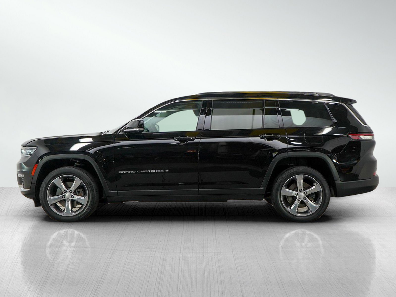2022 Jeep Grand Cherokee Limited photo 2