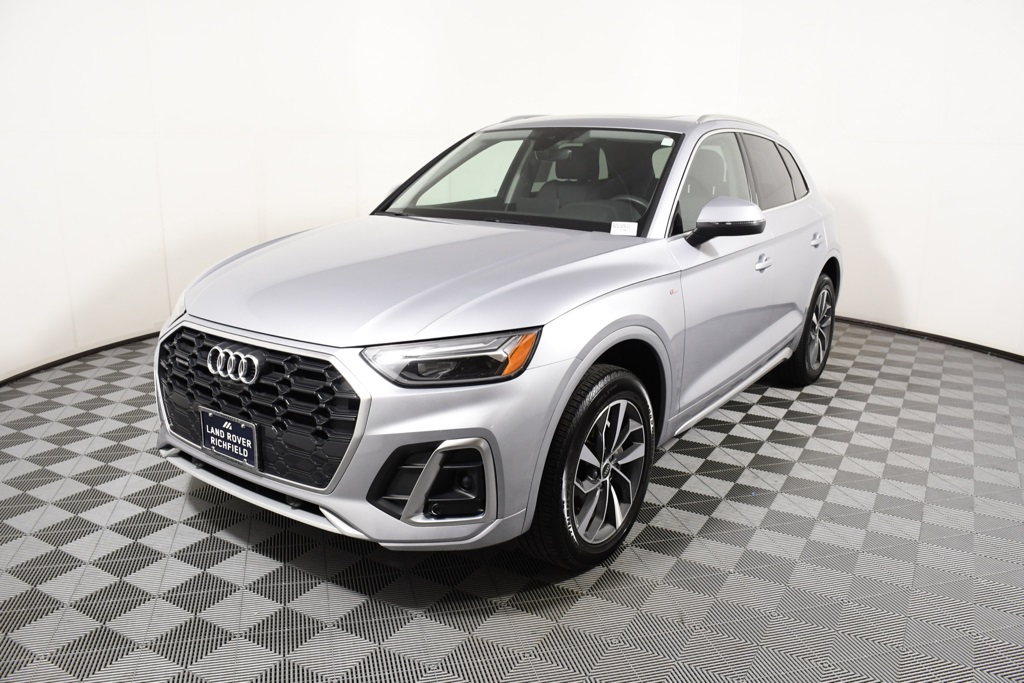 2024 Audi Q5 Premium Plus's photo