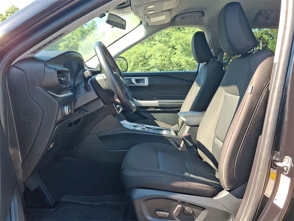 2022 Ford Explorer XLT photo 12