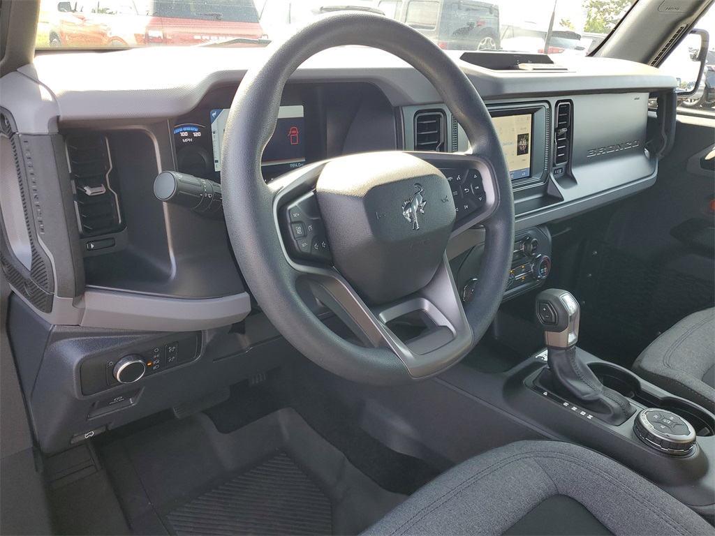 2022 Ford Bronco Base photo 5