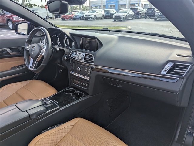 2016 Mercedes Benz E 400 photo 16