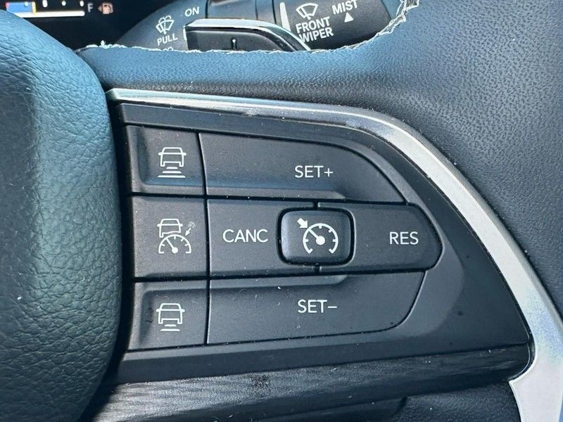 2023 Jeep Grand Cherokee Altitude photo 17