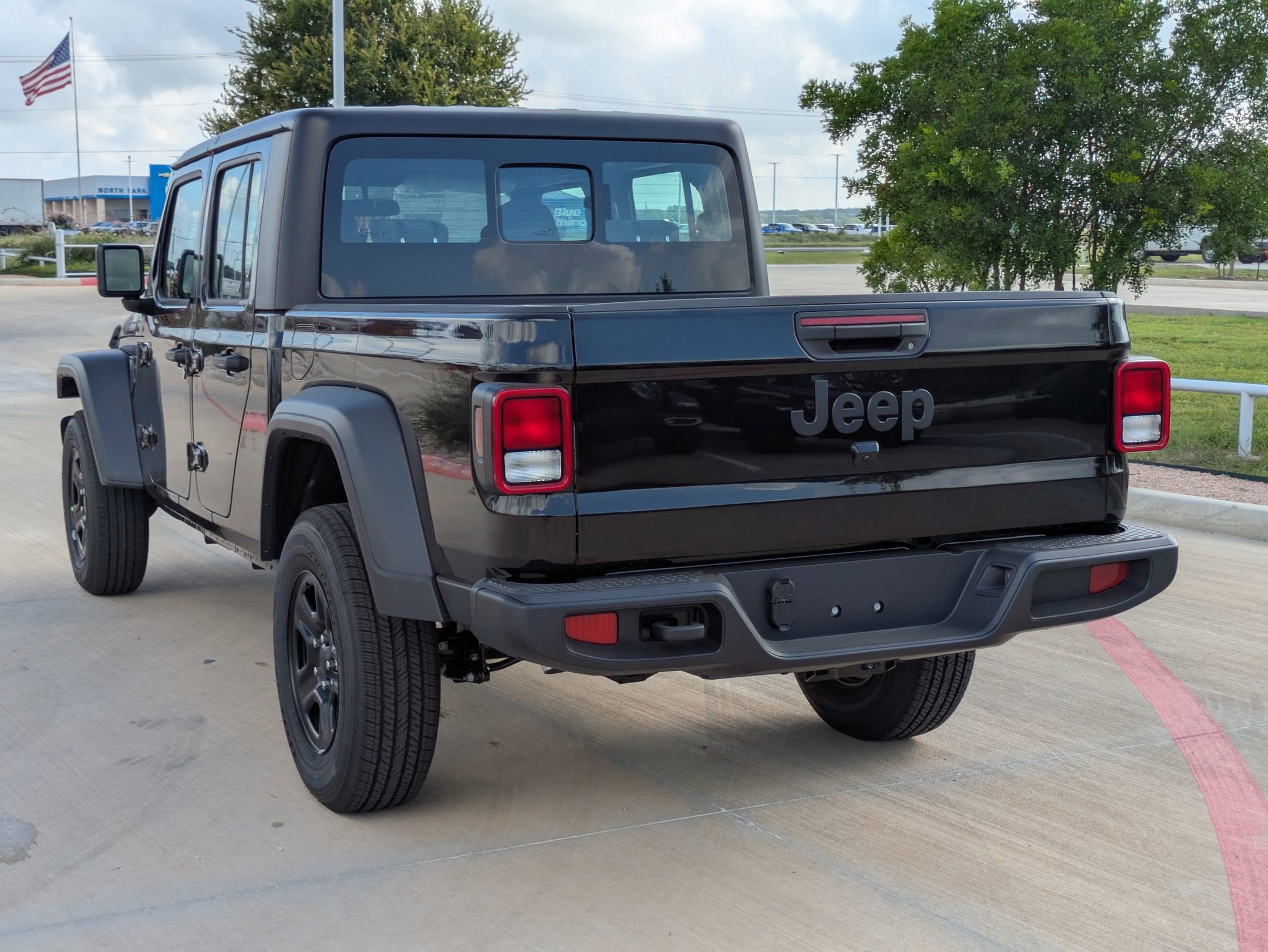 2025 Jeep Gladiator Sport photo 5