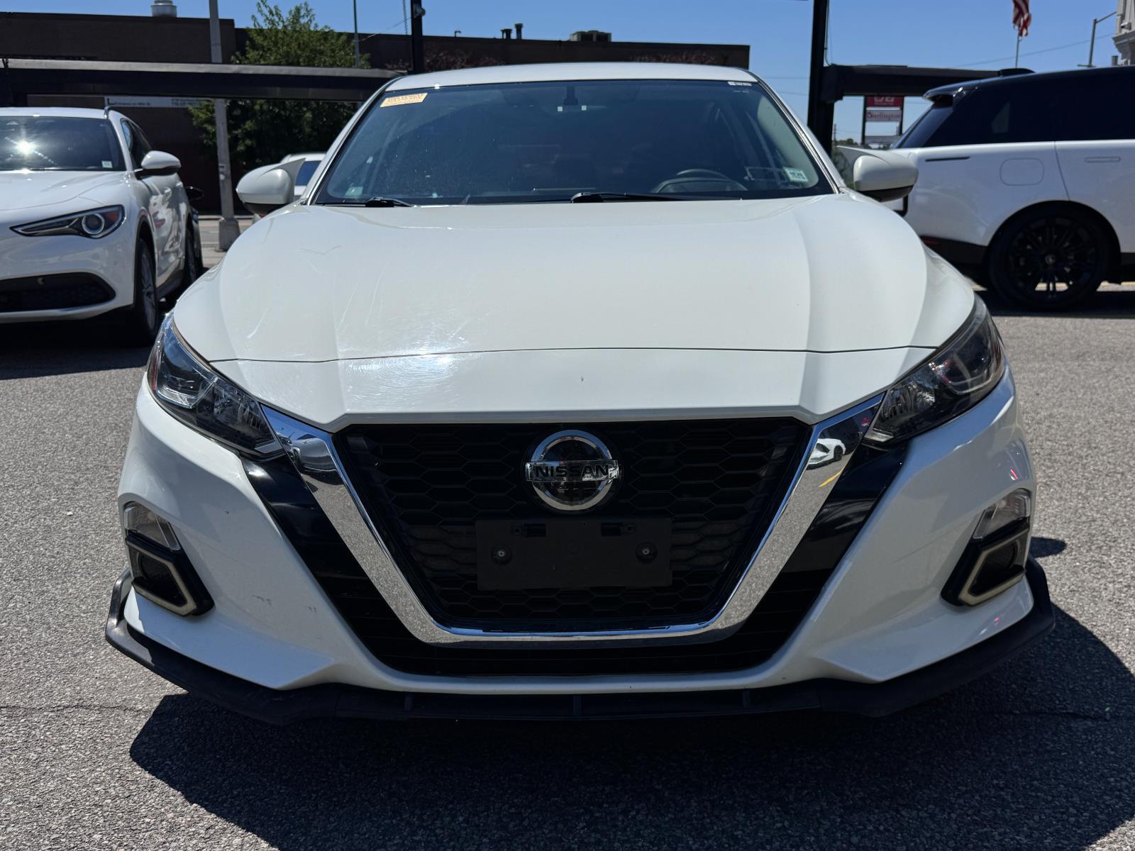 2023 Nissan Altima 2.5 SR photo 2